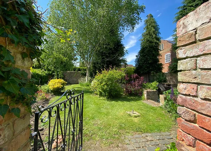 Papist Hall Cottages
